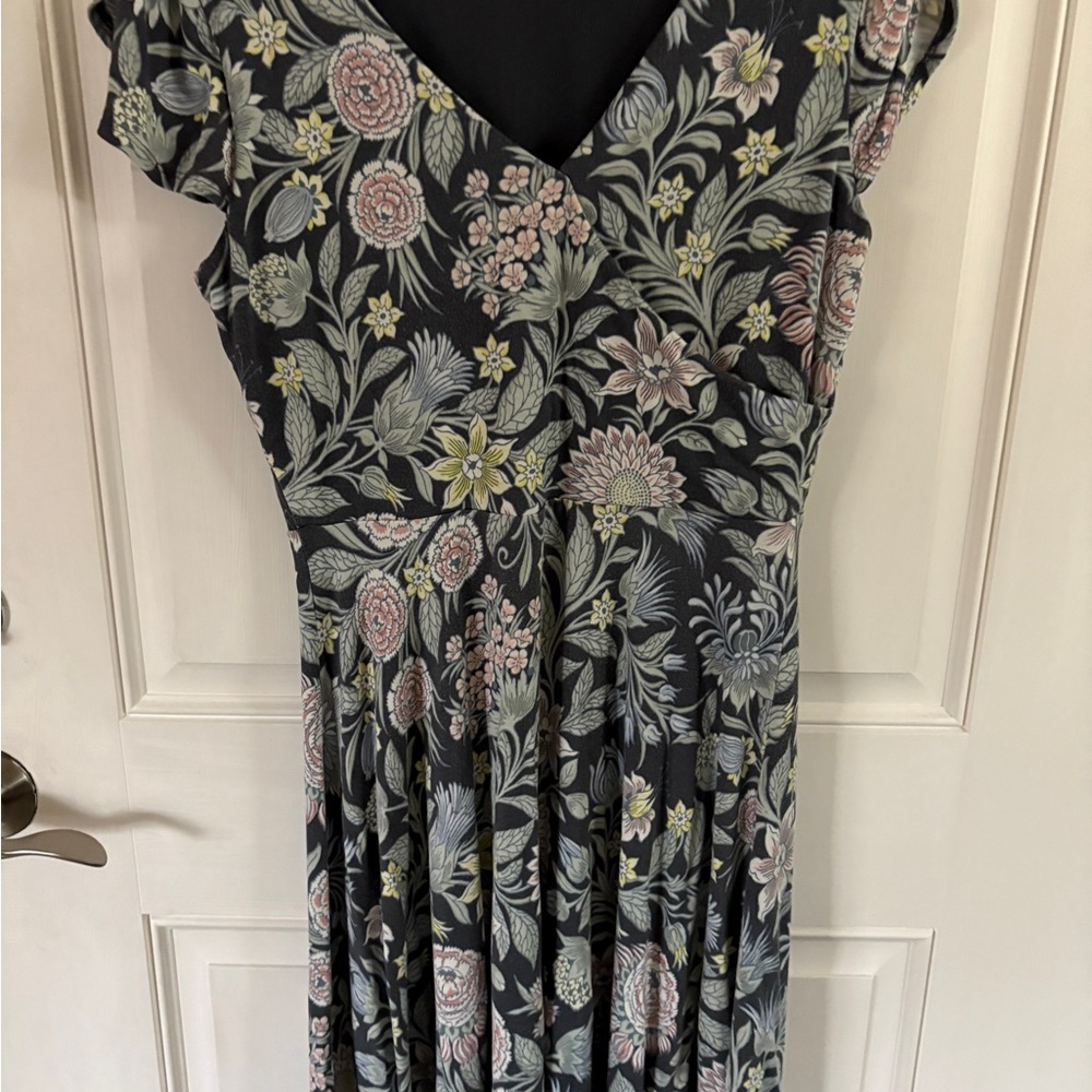 LOFT Grey Floral Dress